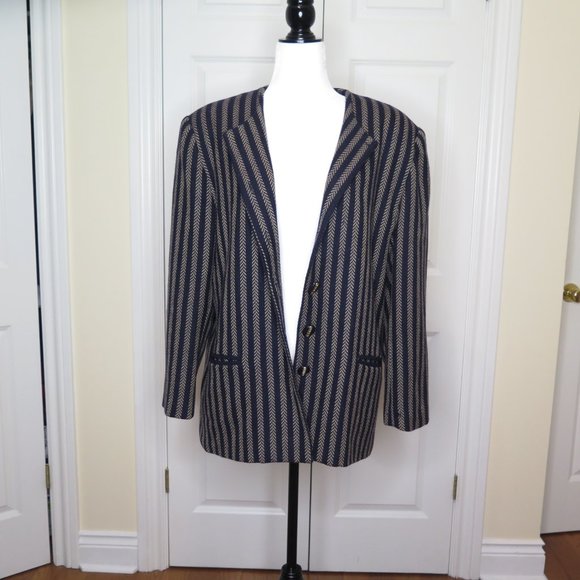 Pure Virgin Wool Vintage Coat - Picture 1 of 14